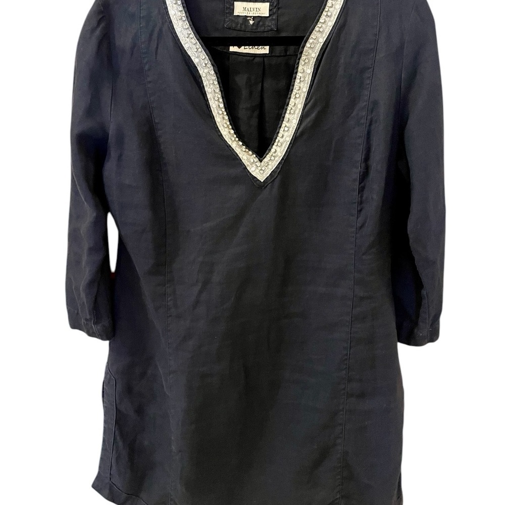 Malvin “I Love Linen” Tunic Top, Size Medium,
Navy, Jeweled V-Neck, 3/4 …